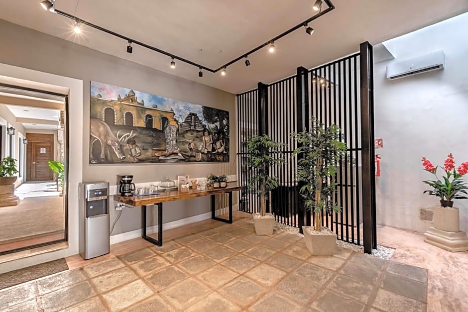 Hotel Colonial Zaci by GuruHotel