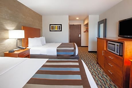 Queen Room with Two Queen Beds - Non-Smoking