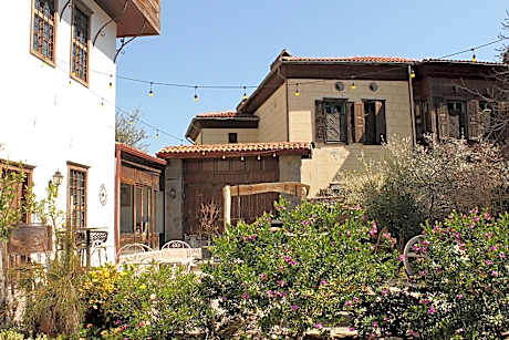 Konak Macha Boutique & Lounge