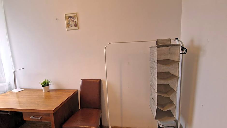 Niebieski Meander Pokoje blisko metra