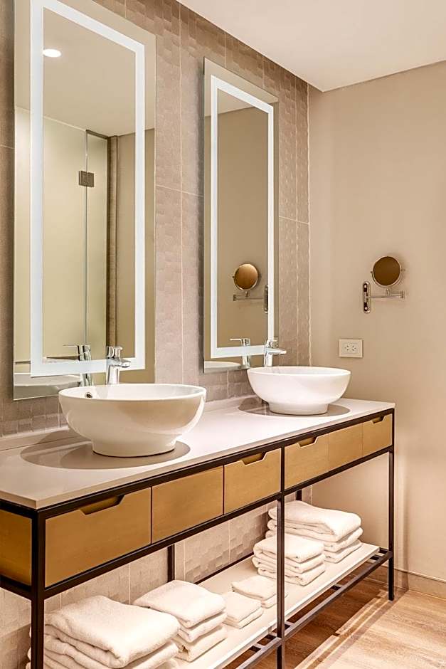 Foto 1 daripada 9 — Executive Premium 1 Bedroom 1 King Bed Suite, River View, Balcony