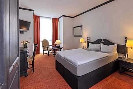 Large Double Room