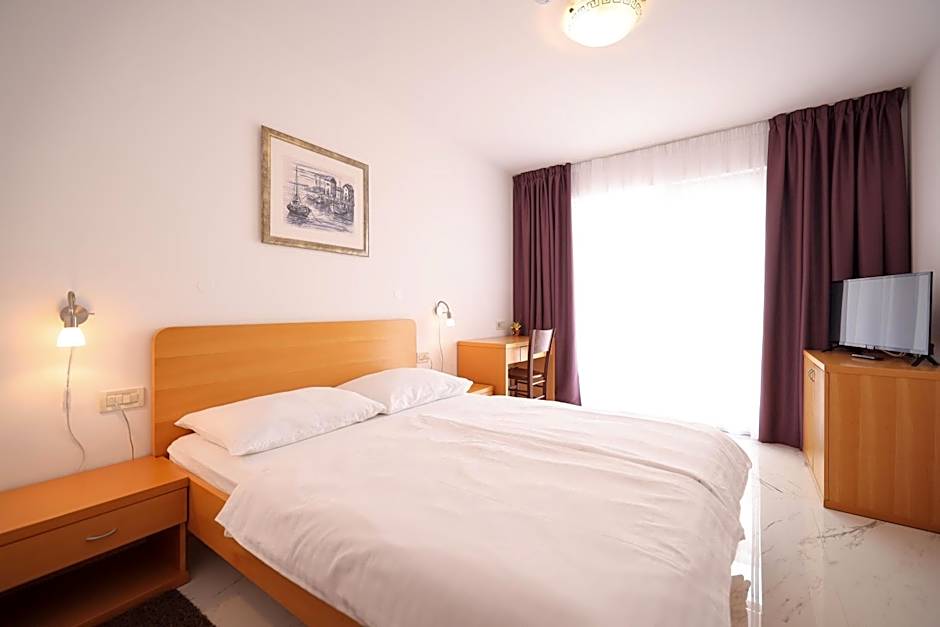 Depadansa Hotel Lucija***