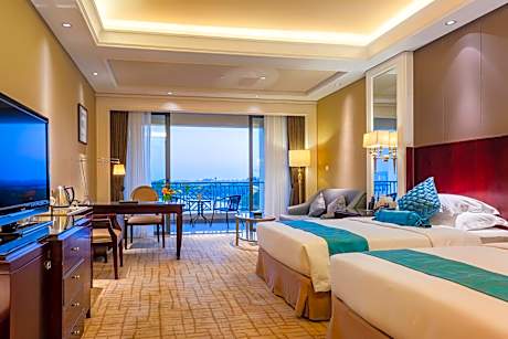 Deluxe King or Twin Room with Lake View