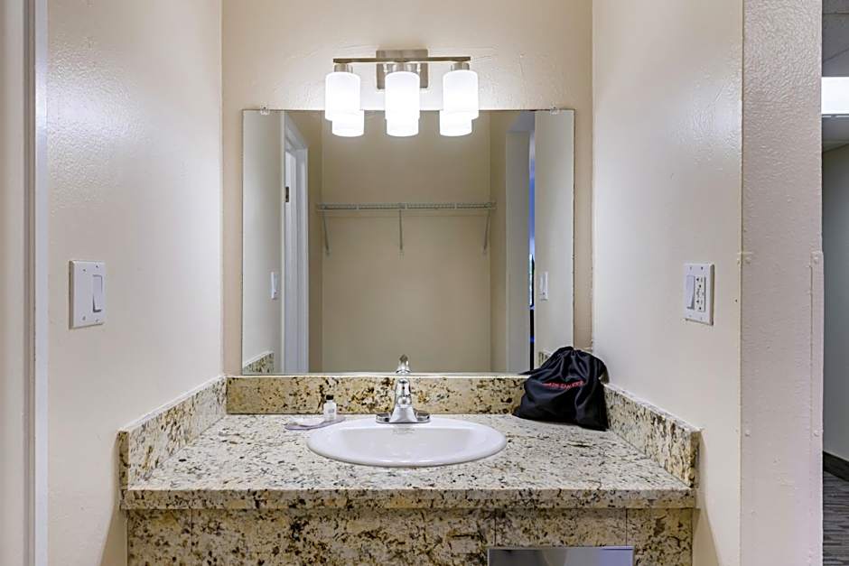 The Prime Suites, Vallejo - Napa Valley and Six Flags Discovery Kingdom