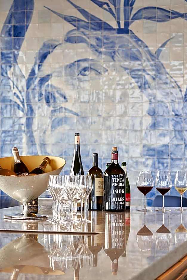 Les Suites at Cliff Bay Portobay