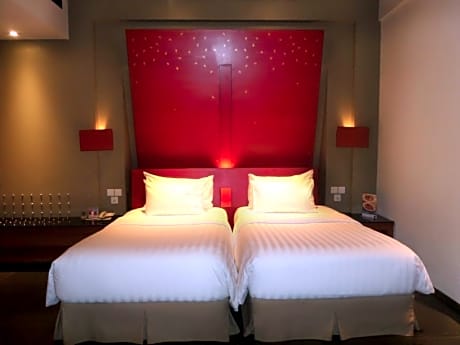 Deluxe Room With Twin Beds