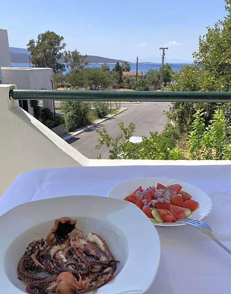 Gikas Apartments Triple Studio Sea View B7