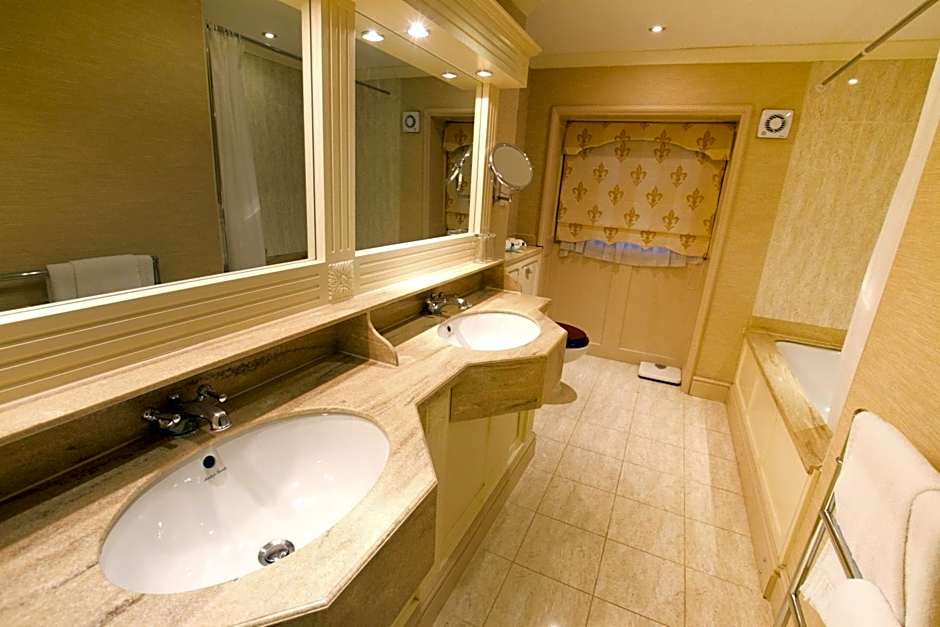 Angel and Royal Hotel