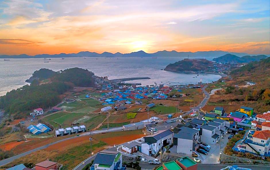 Namhae Whale's Dream