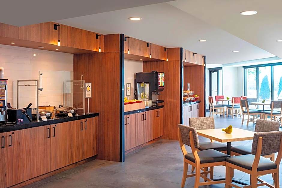 Fairfield by Marriott Inn & Suites Providence Airport Warwick