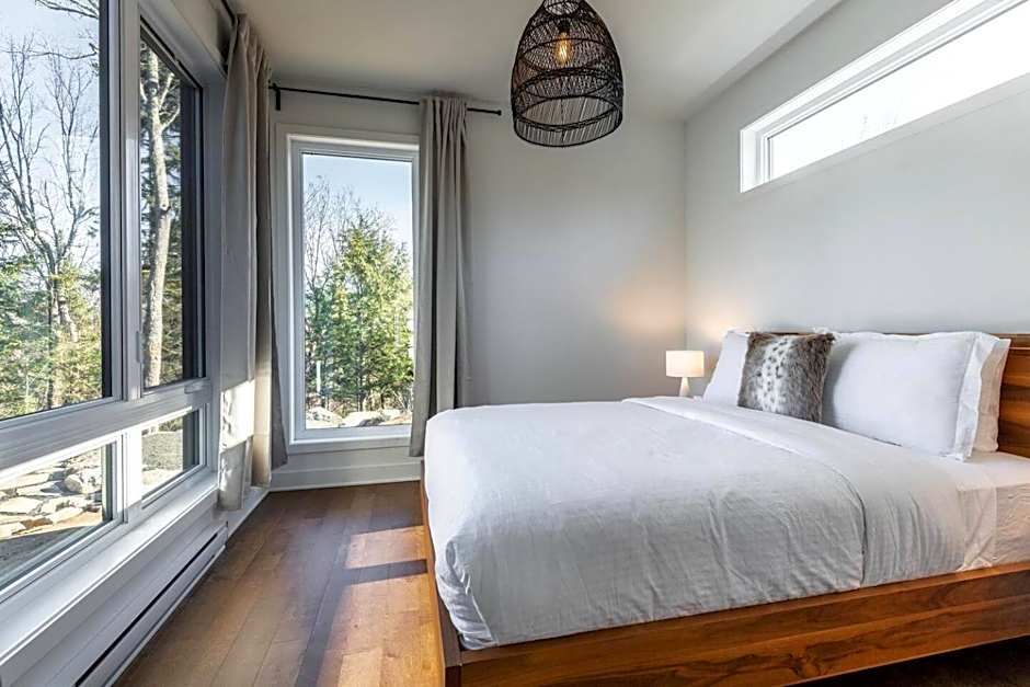 Chalet XO Tremblant - 5BRs, Private Baths, Spa, Sauna & Rooftop