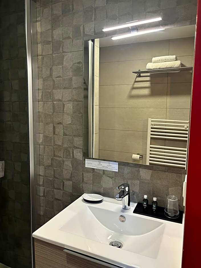 LOGIS HÔTEL-RESTAURANT - Le Moulin d'Artres