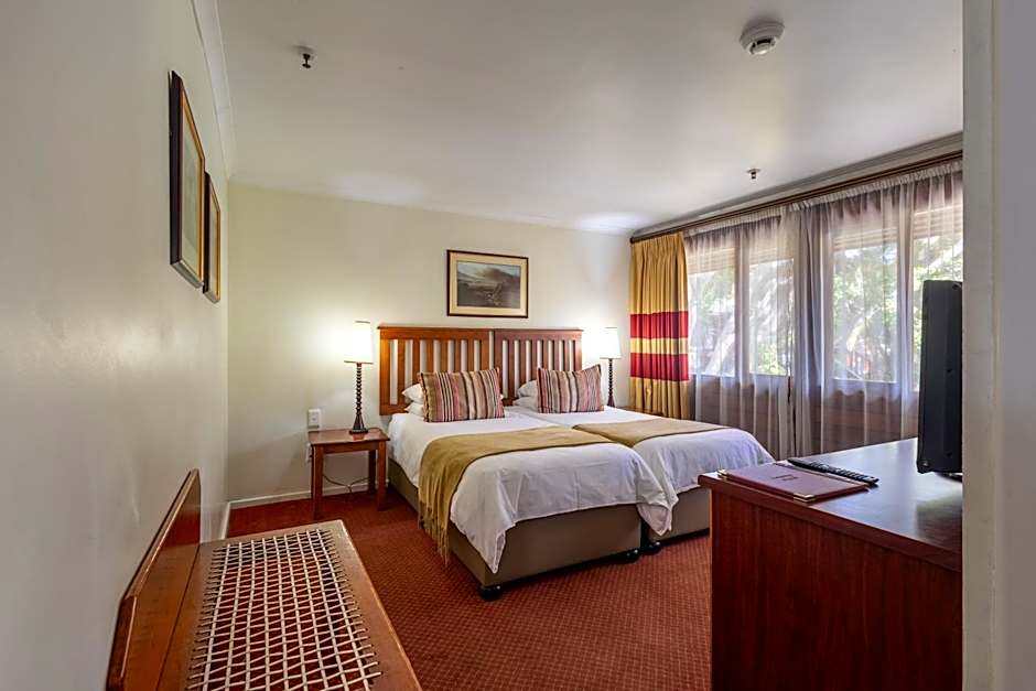 Knysna Log-Inn Hotel