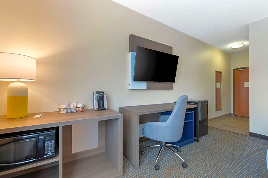 Comfort Inn & Suites