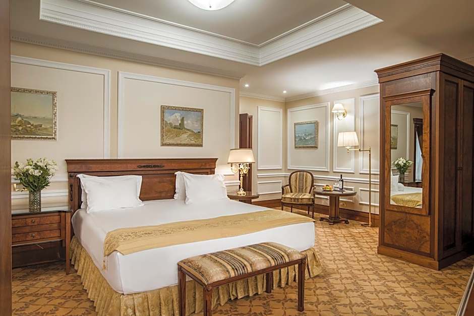 Photo 1 of 5 of Junior Suite
