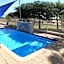 Halls Creek Motel