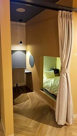 Capsule Room for Male