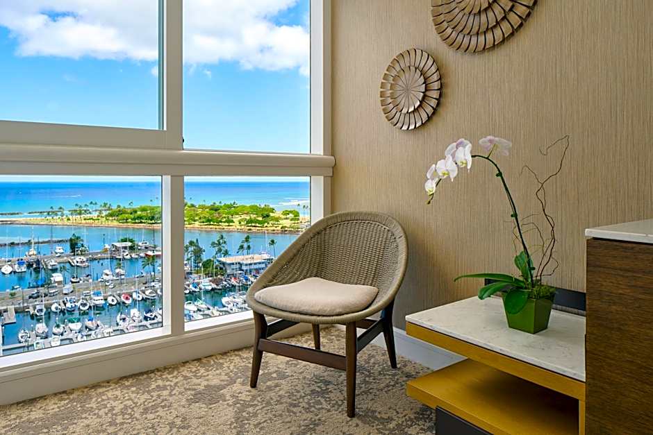 Photo 1 of 3 of Club Premier 1 King Bed, Ocean front