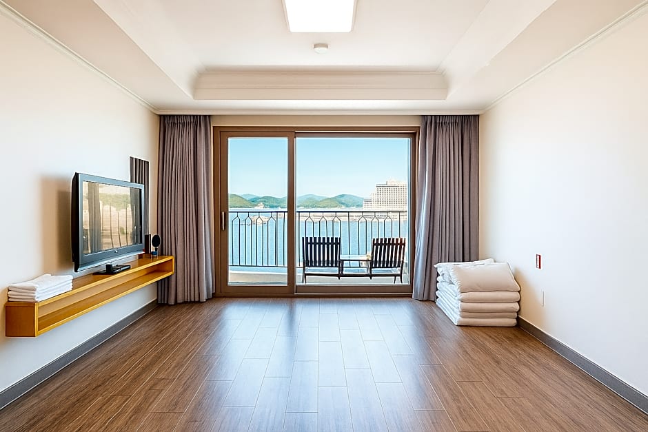 Tongyeong Bay Condo Hotel