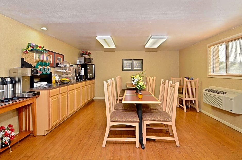 Americas Best Value Inn Iola