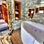 Le VIP Paris - Yacht Hotel