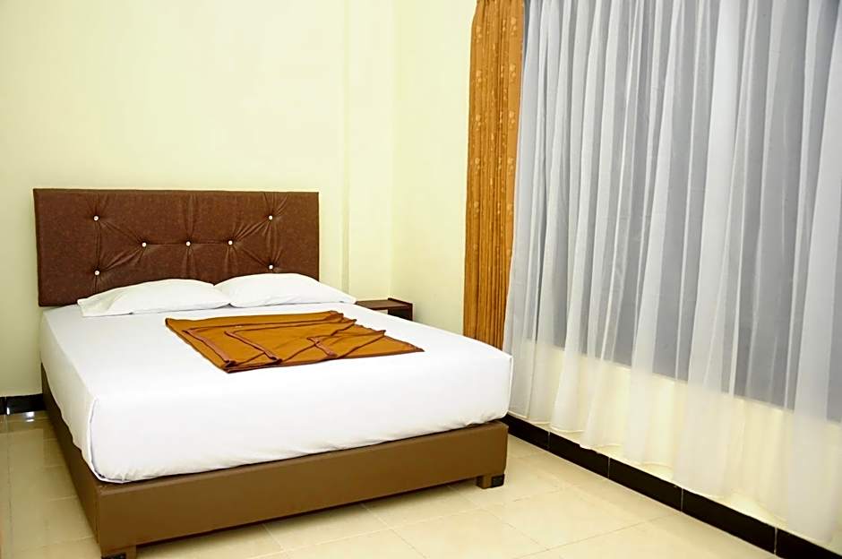 Dena Hotel