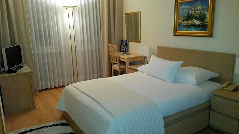 Hotel Century
