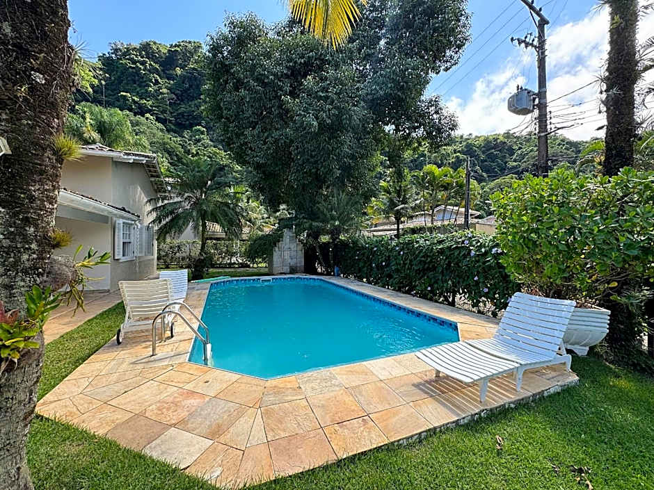 Casa com piscina privativa a 100m da Praia de Paúba