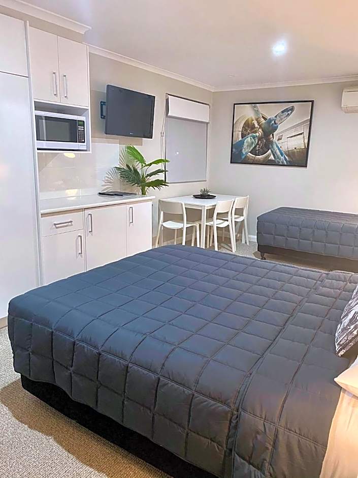 Estelle Kramer Motel