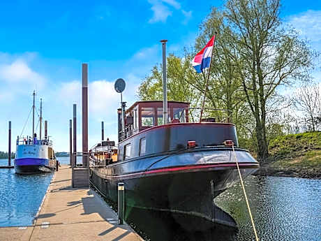 Boat Bliss on the Zandmeren Lake