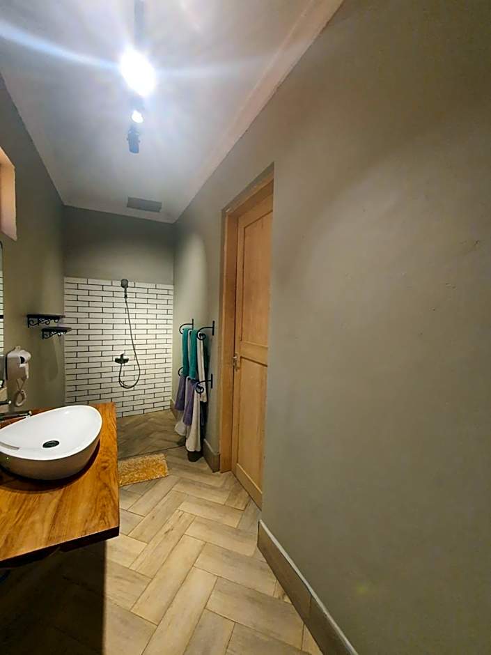 Boulevard Inn Mt Meru