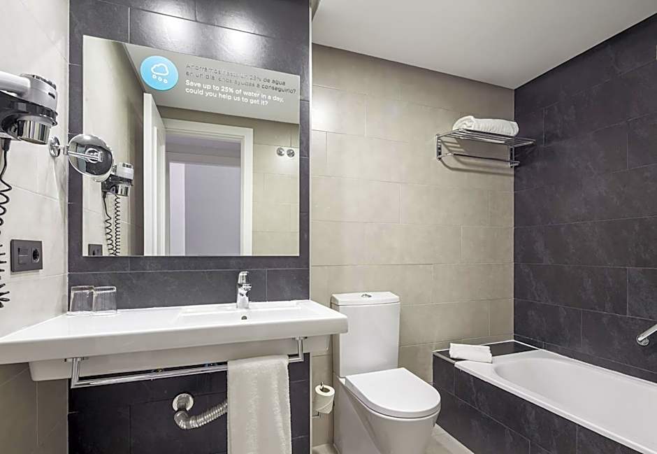 Ilunion Suites Madrid