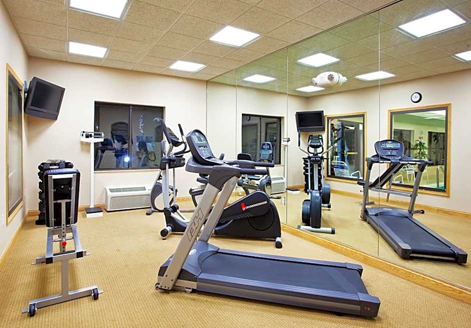Holiday Inn Express Hotel & Suites Detroit-Utica By IHG