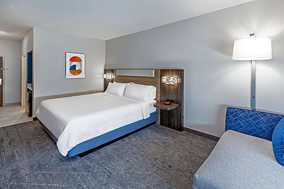 Photo 1 of 3 of Standard 1 King Bed