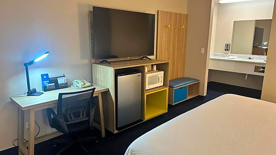 Days Inn by Wyndham Ridgecrest near China Lake Naval Station