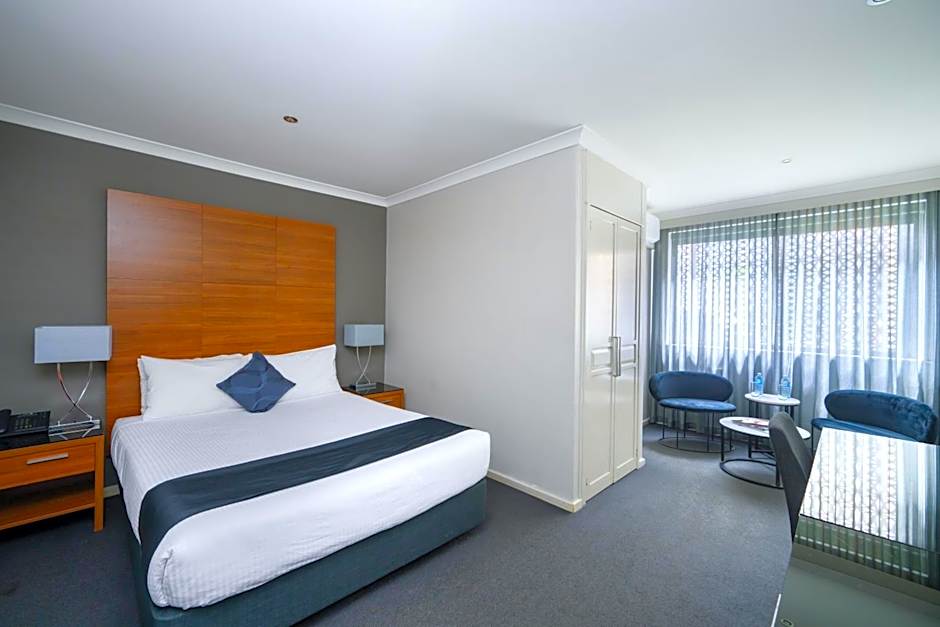 Crest on Barkly Hotel