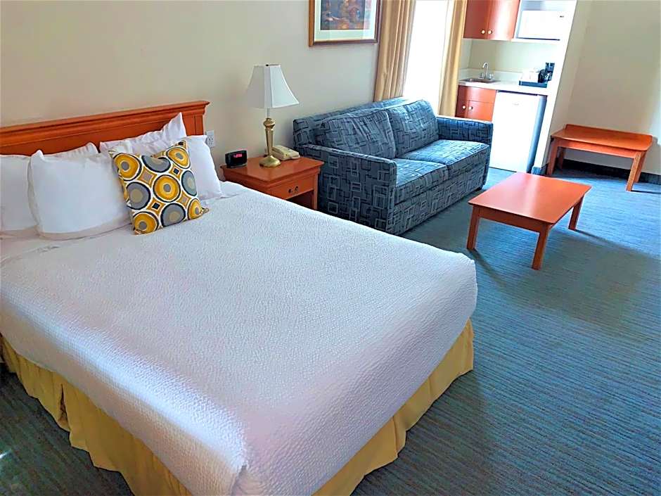 Days Inn & Suites by Wyndham Niagara Falls Centre St. By the Falls