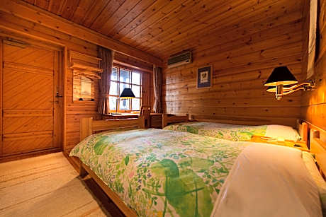 Forest View Room