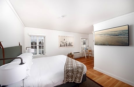 ADA Standard Queen Room