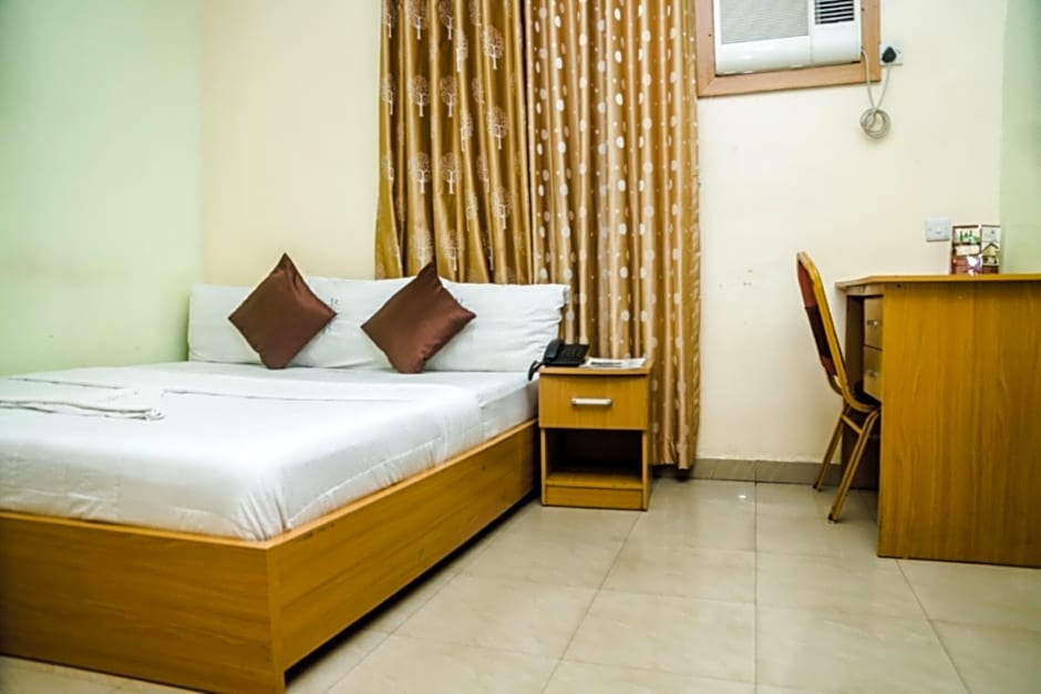 De Lawrence Court & Suites