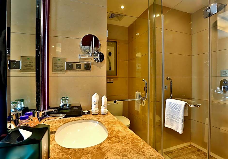 Yiwu Zhonglian Kaixin Hotel