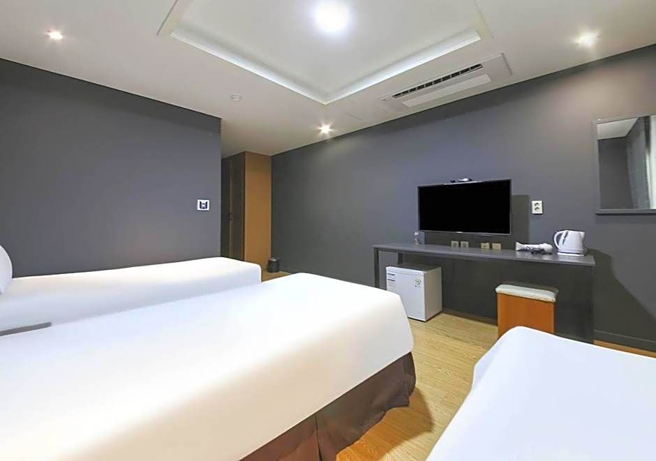 Jeju Parkside Tourist Hotel