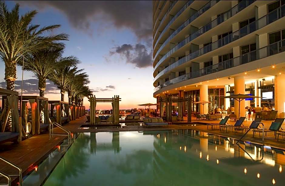 Modern Beachfront Condo with Stunning Ocean View