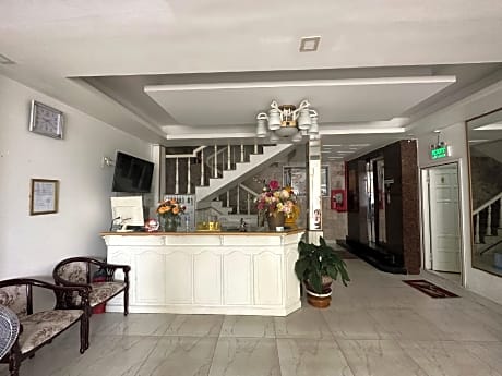 OYO 1196 Le Vu Hotel