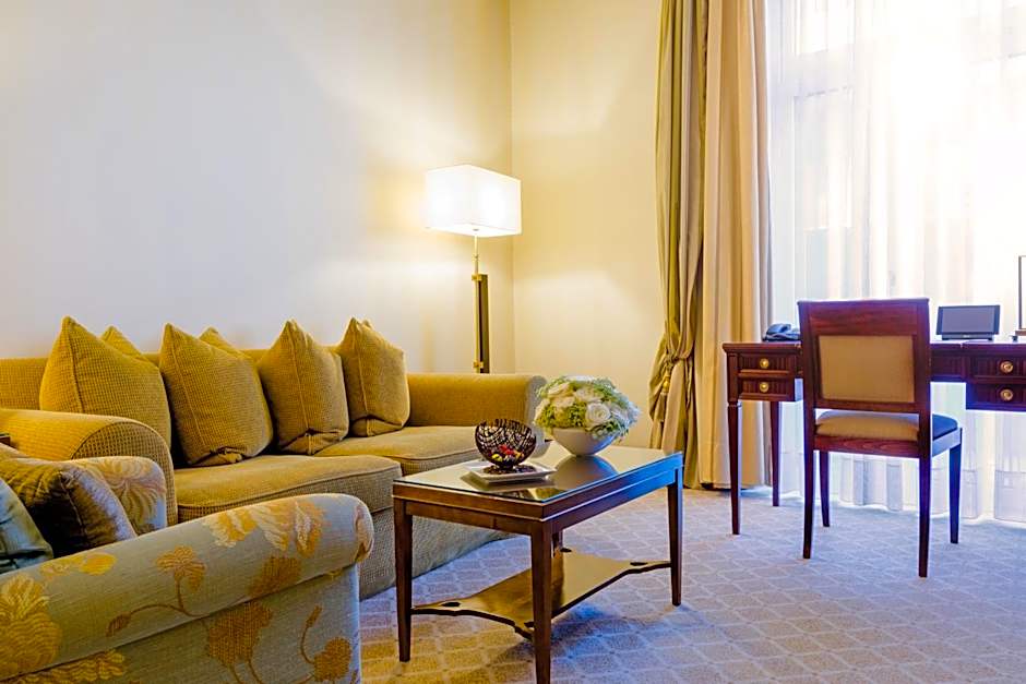 Excelsior Hotel Ernst