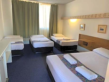Family Room (5 Adults)