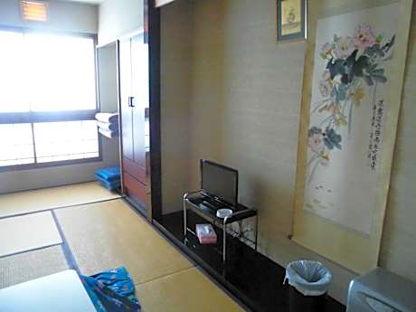 Japanese-Style Quadruple Room