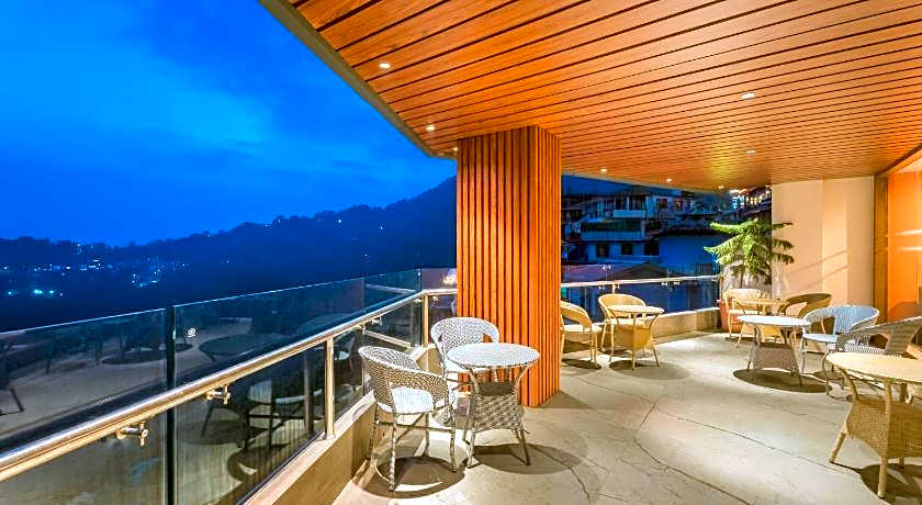 Tripli Hotels M & Resort