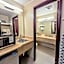 Ramada by Wyndham Tukwila Southcenter